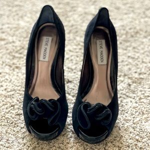 Steve Madden 8.5 Regaal Black Sued heel. New